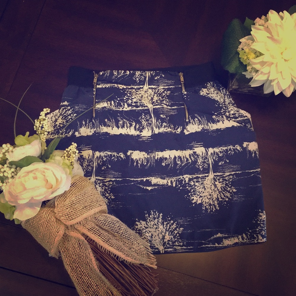 Blue and whit print pencil skirt